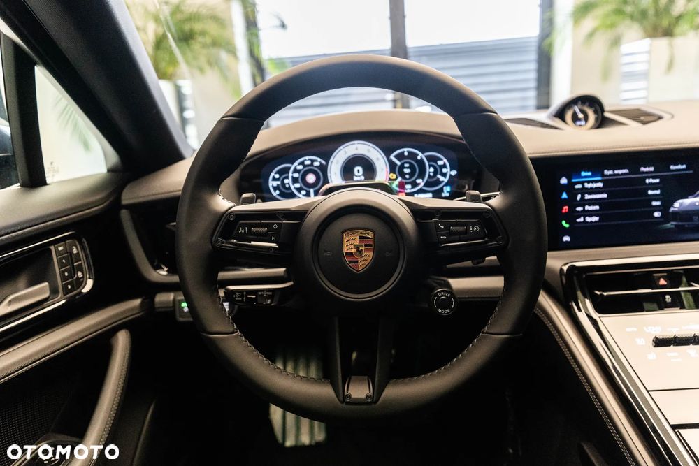 Porsche Panamera 4 E-Hybrid PHEV - 16