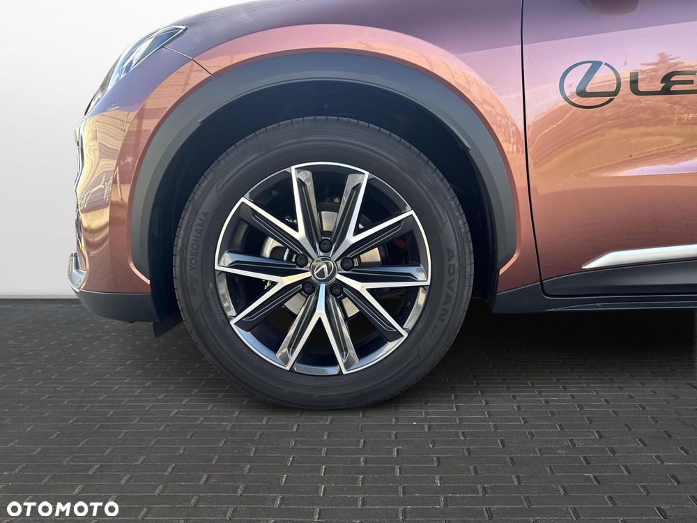 Lexus LBX 1.5 Hybrid Emotion - 19