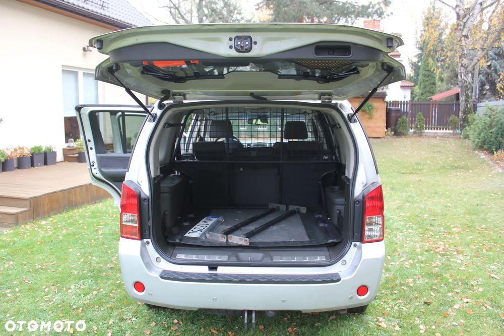 Nissan Pathfinder 2.5 D LE - 8