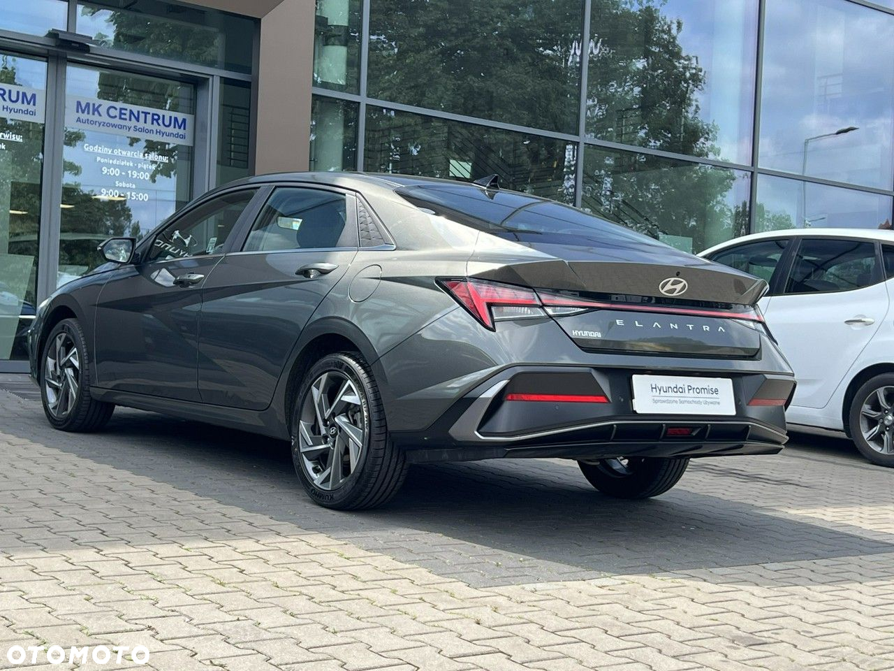 Hyundai Elantra - 7