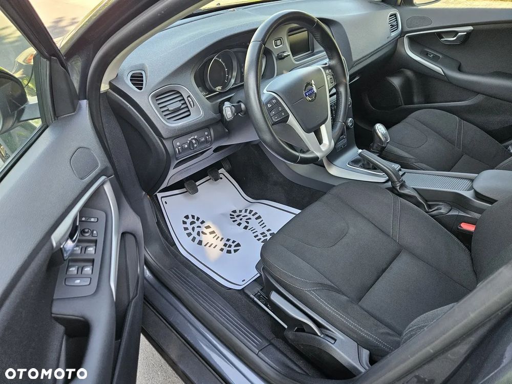 Volvo V40 D2 Momentum - 10