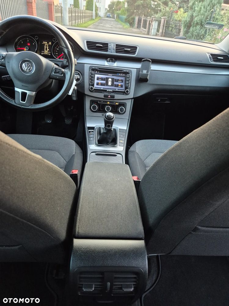 Volkswagen Passat 1.6 TDI Comfortline - 15
