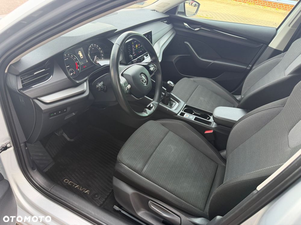 Skoda Octavia 2.0 TDI Ambition - 19
