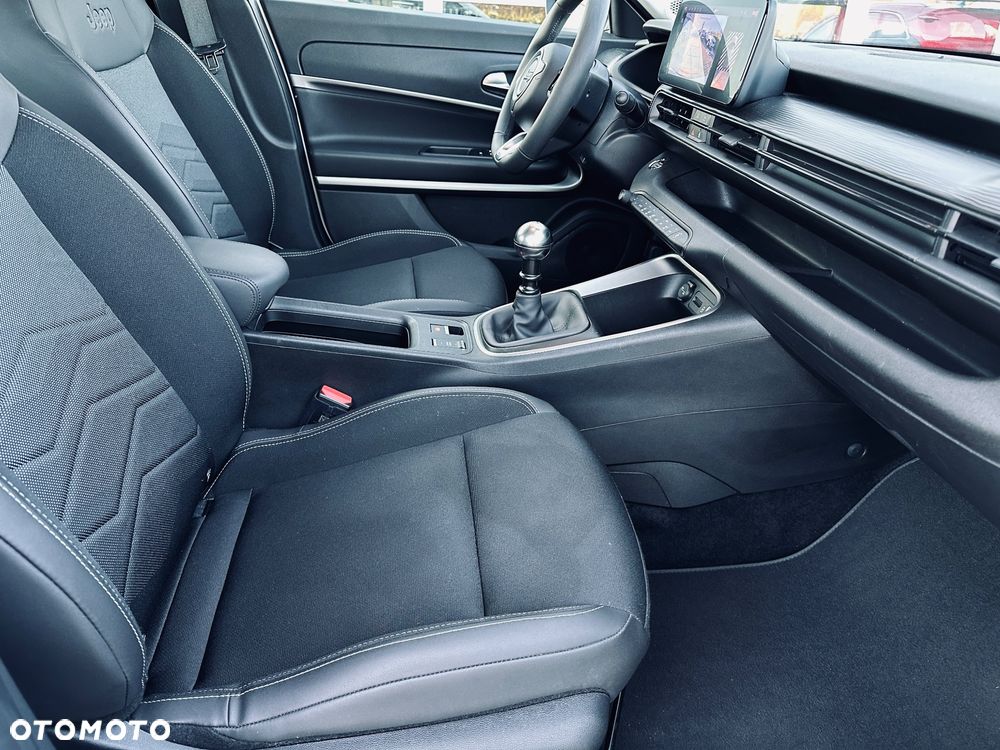 Jeep Avenger 1.2 GSE T3 Turbo-Benzin GDI Altitude - 23