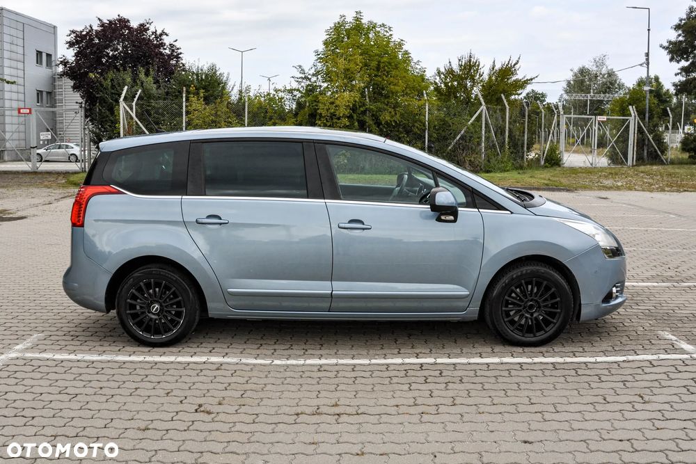 Peugeot 5008 - 5