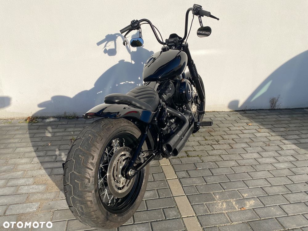 Harley-Davidson Softail Street Bob - 2