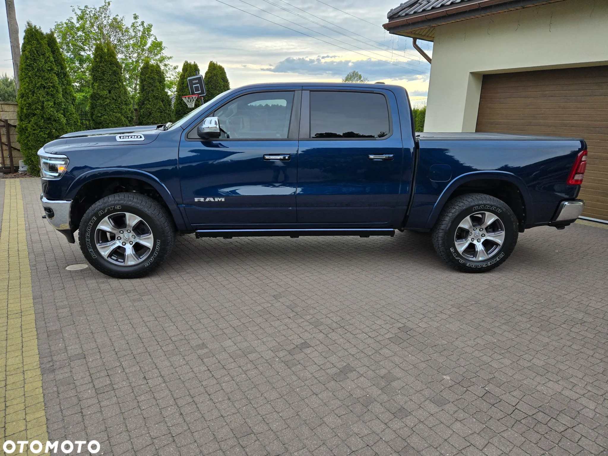 RAM 1500 Crew Cab MB Laramie - 10