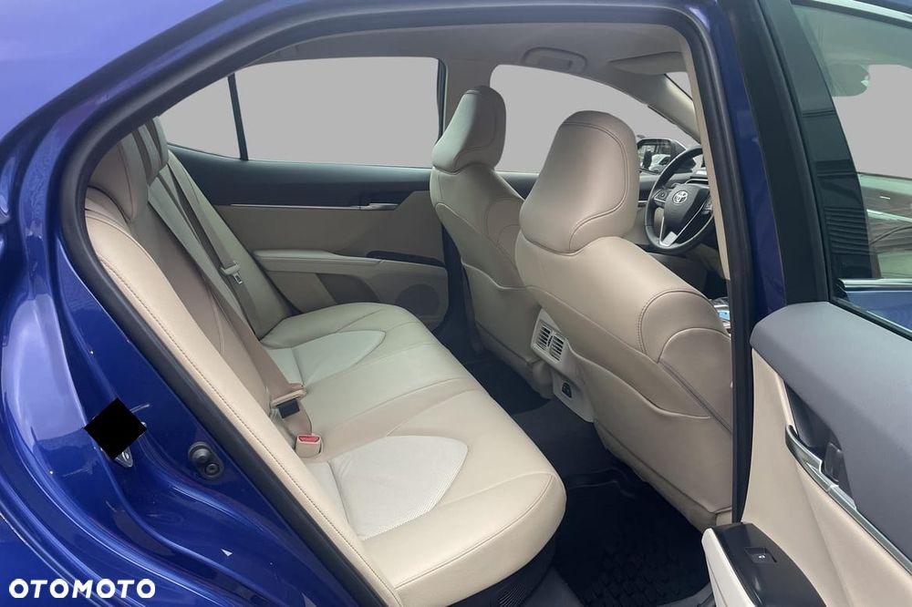 Toyota Camry 2.5 Hybrid Executive CVT - 12