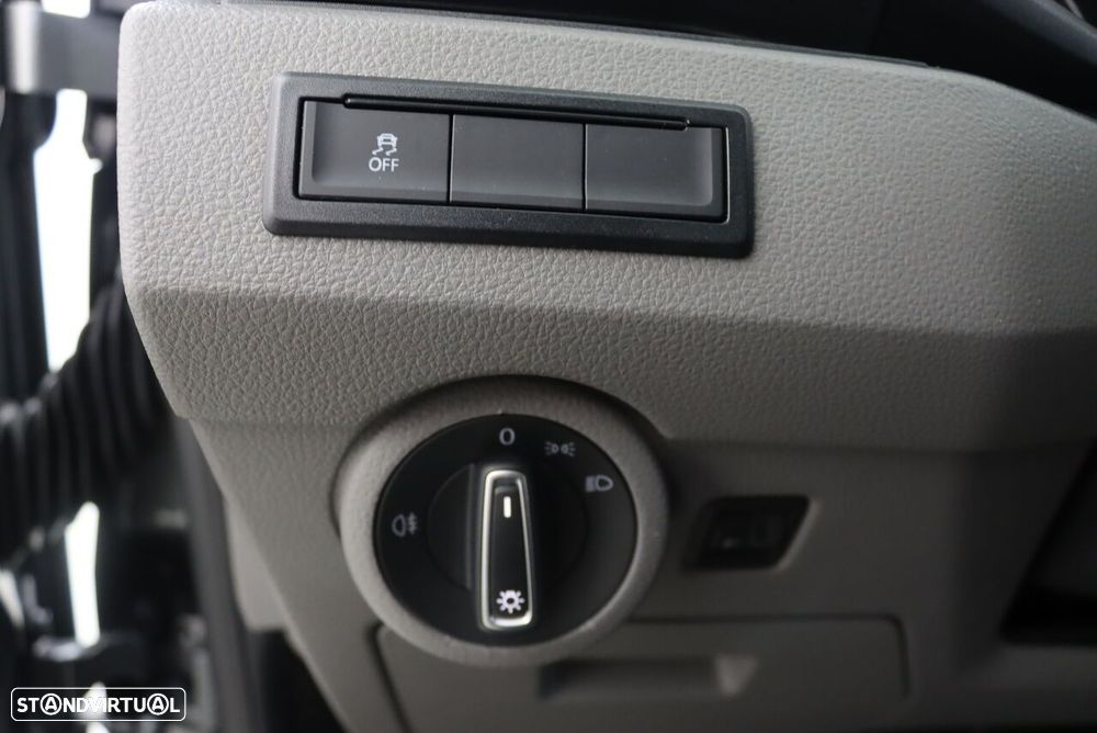 VW Transporter 2.0 TDI L.Business - 19