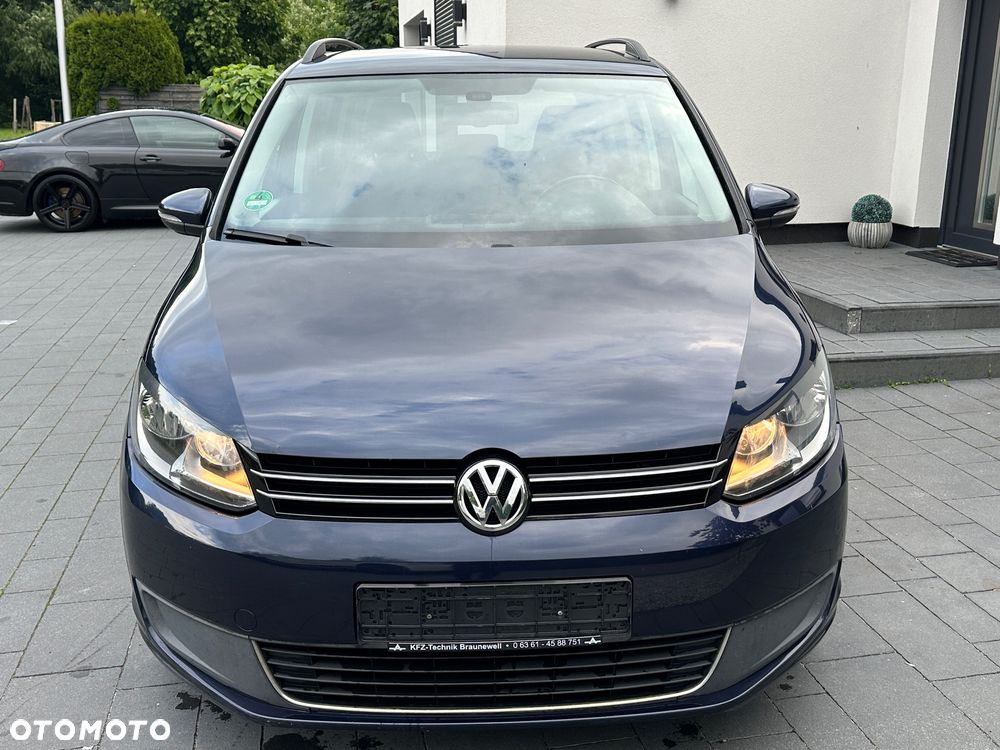 Volkswagen Touran - 11