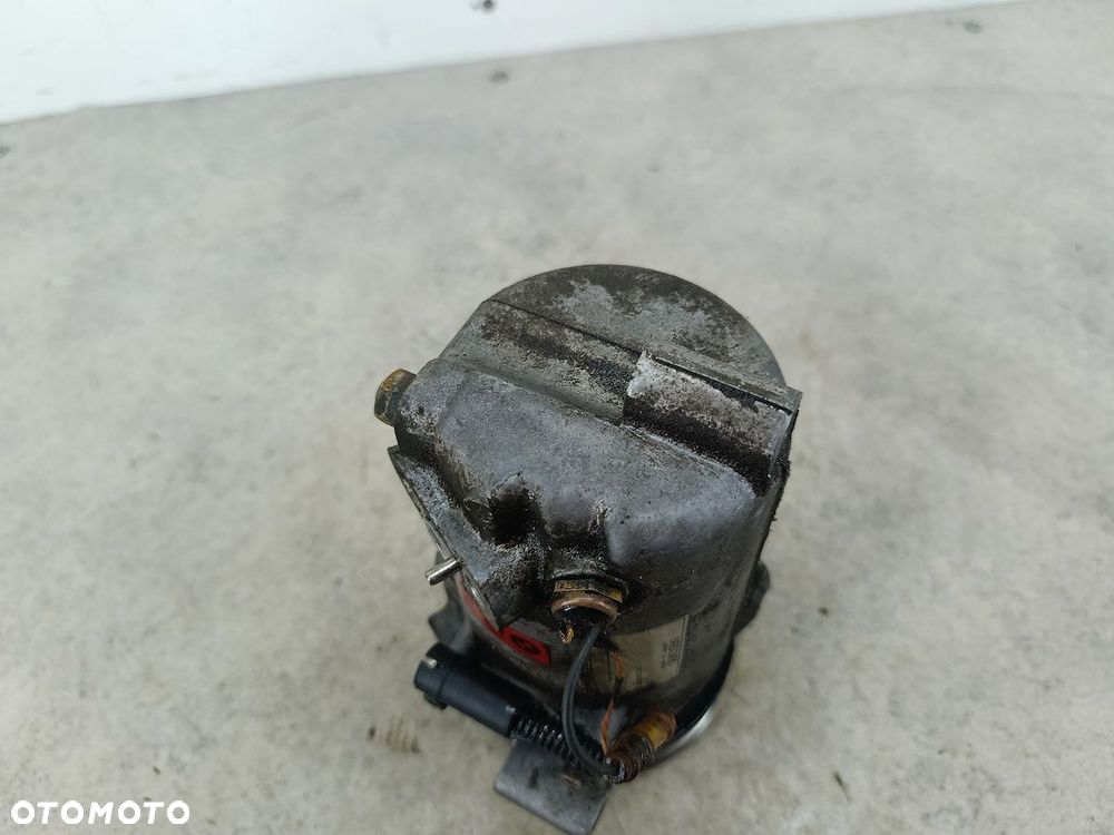 POMPA, SPRĘŻARKA KLIMATYZACJI BMW 3 E46 64528386650 1.9 8V 318i - 8