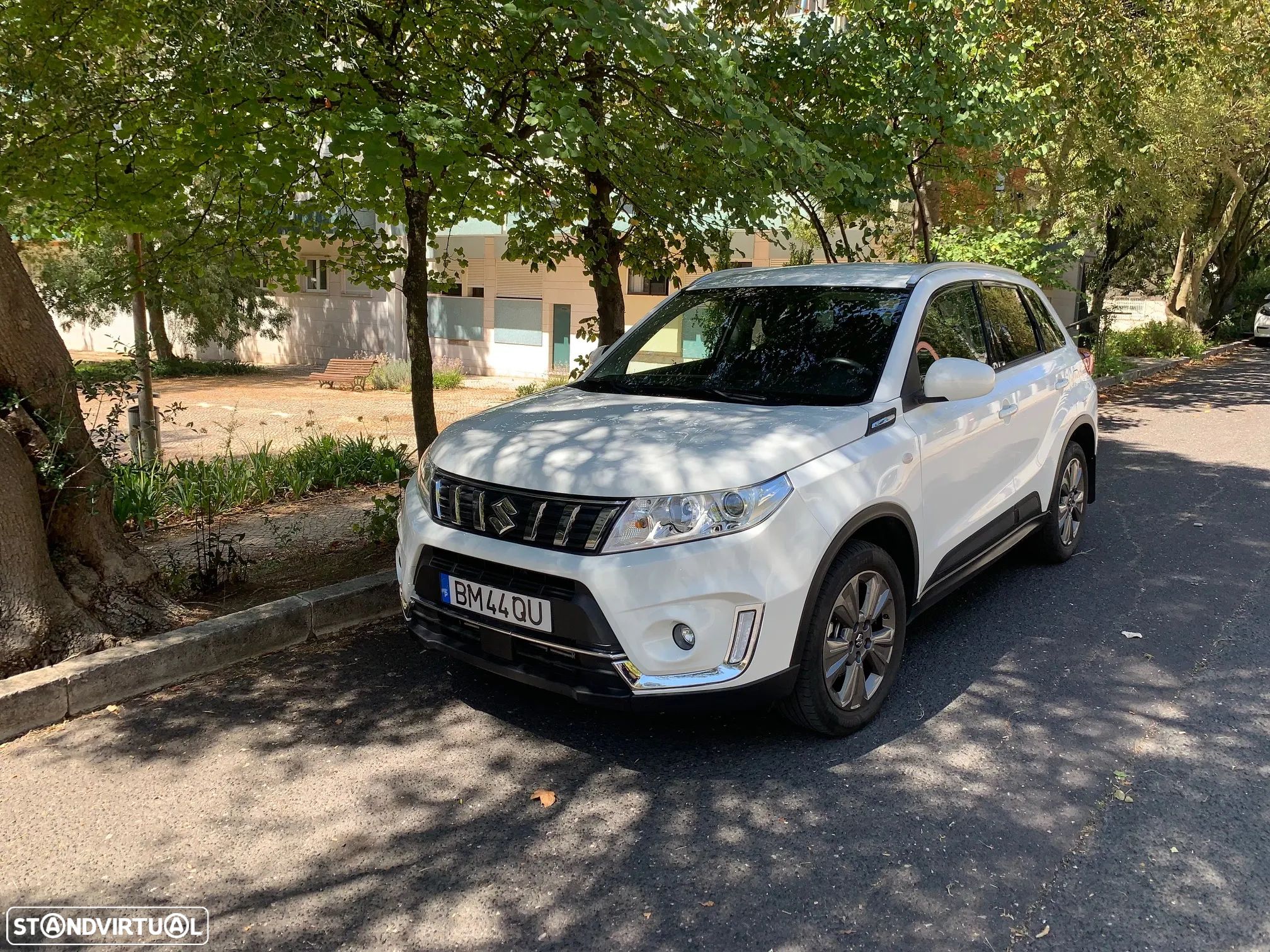 Suzuki Vitara 1.0T GLE - 1
