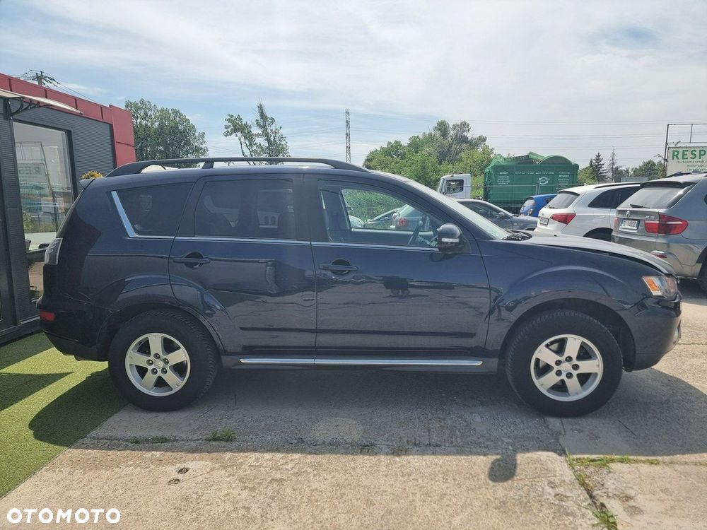 Mitsubishi Outlander - 4