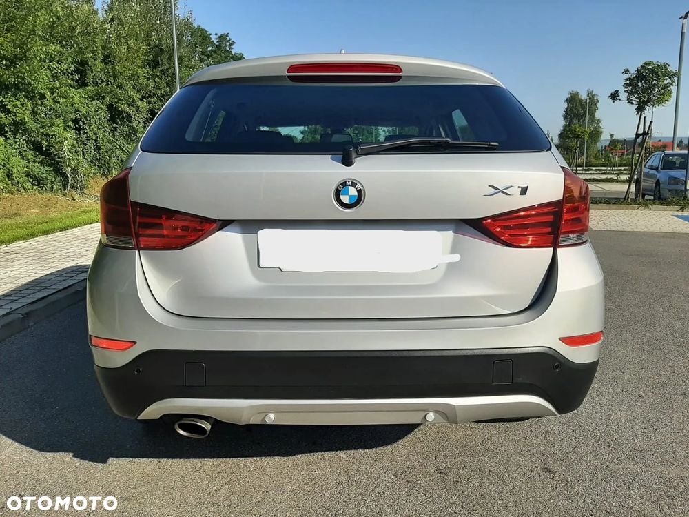 BMW X1 sDrive18d xLine - 13