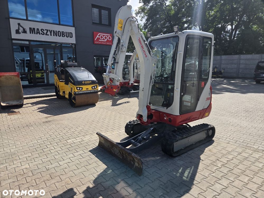 Takeuchi Koparka Minikoparka TAKEUCHI TB320 DEMO - Gwarancja - 3 łyżki - 8