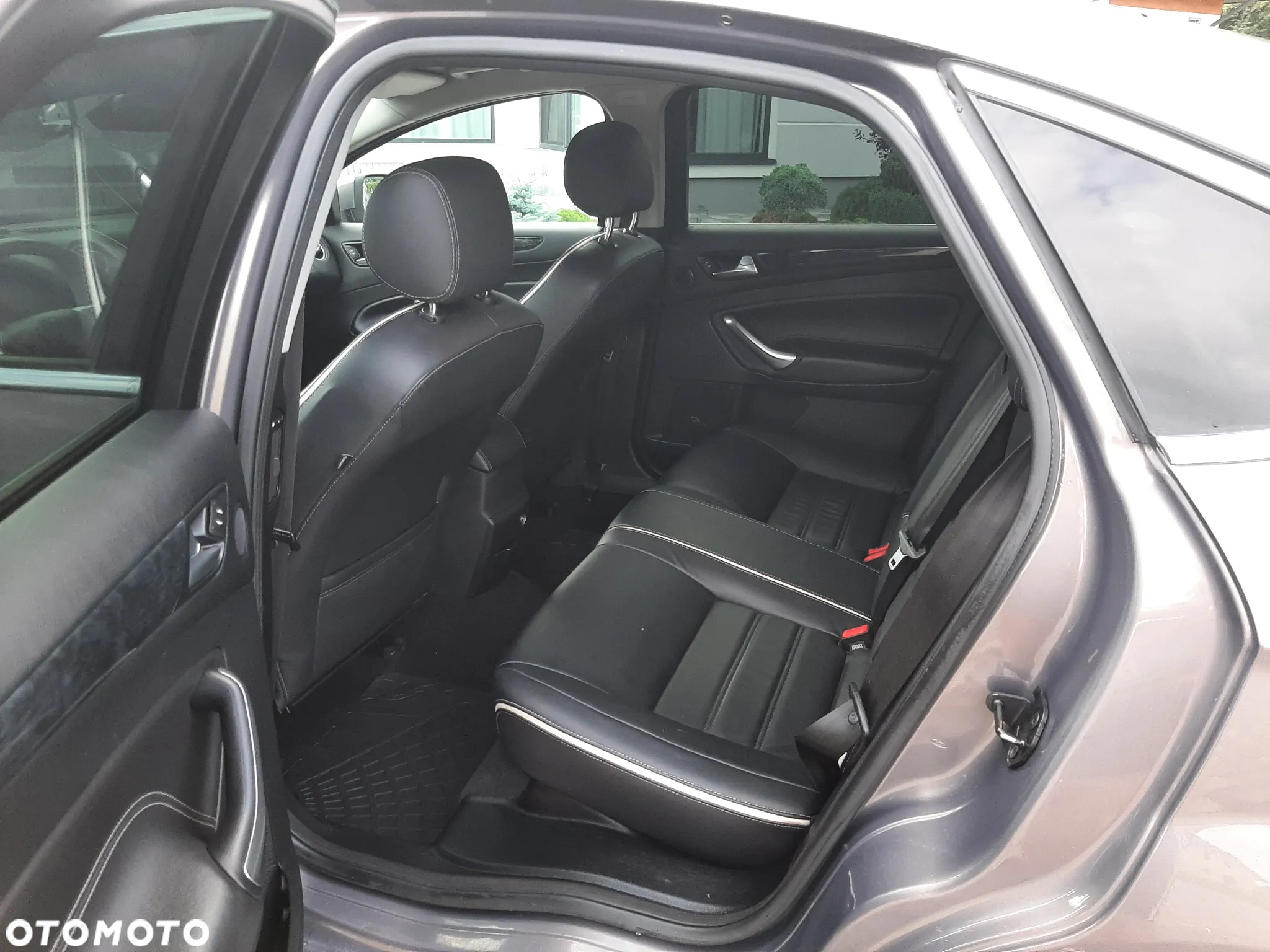 Ford Mondeo 1.6 TDCi ECOnetic Titanium - 19