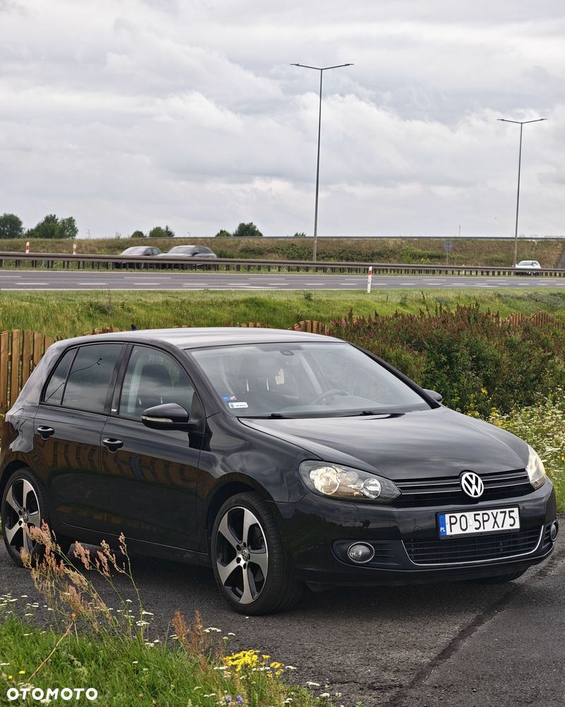 Volkswagen Golf - 1