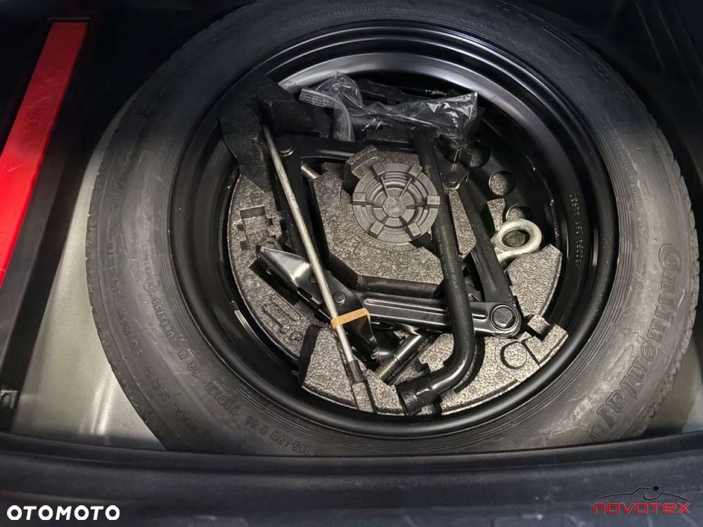 Volvo V40 T4 Momentum - 23