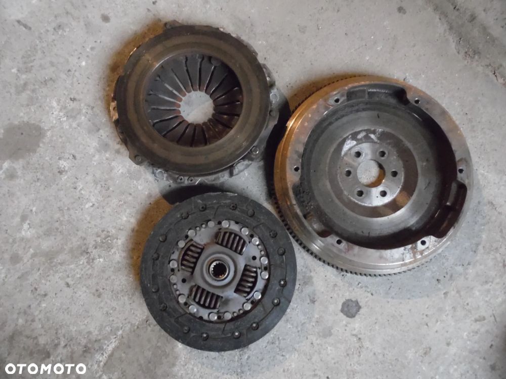 Sprzęgło docisk Koło zamachowe tarcza 1.4 b turbo Opel Meriva b - 1