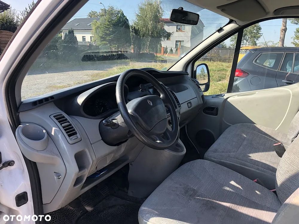 Renault Trafic Blaszak - 8