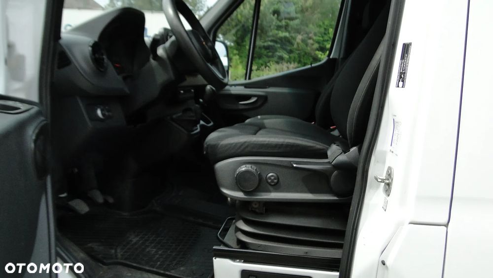 Mercedes-Benz SPRINTER - 13