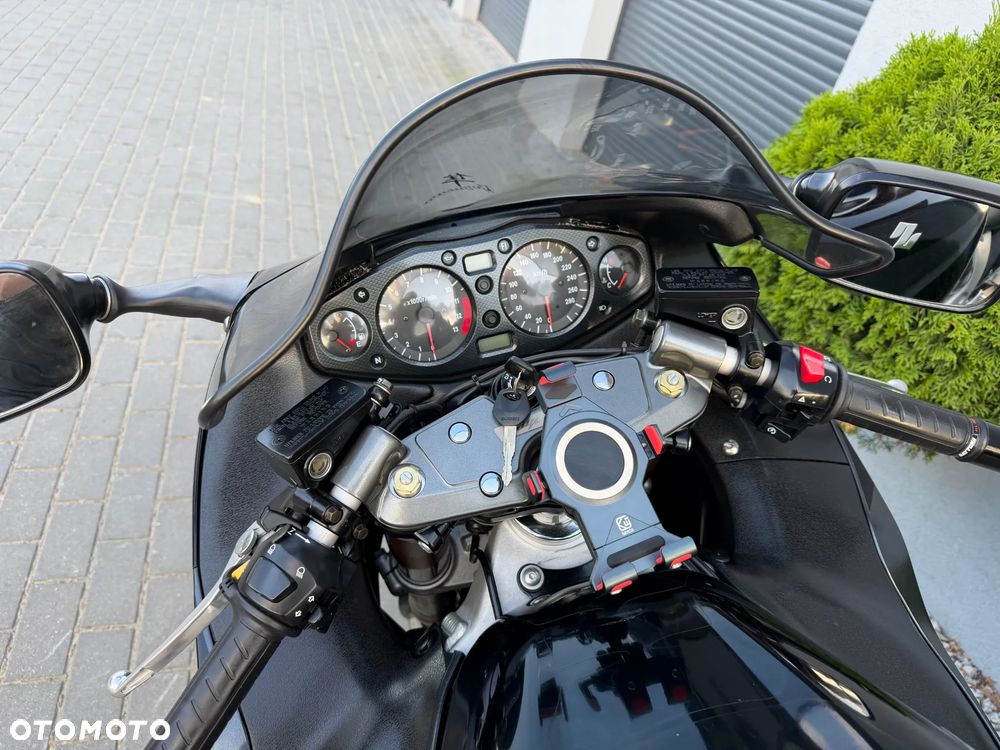 Suzuki GSX-R - 34