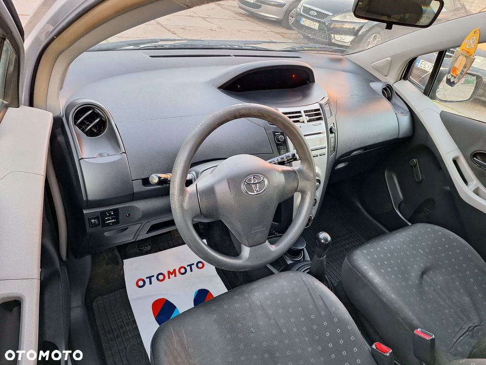 Toyota Yaris - 7