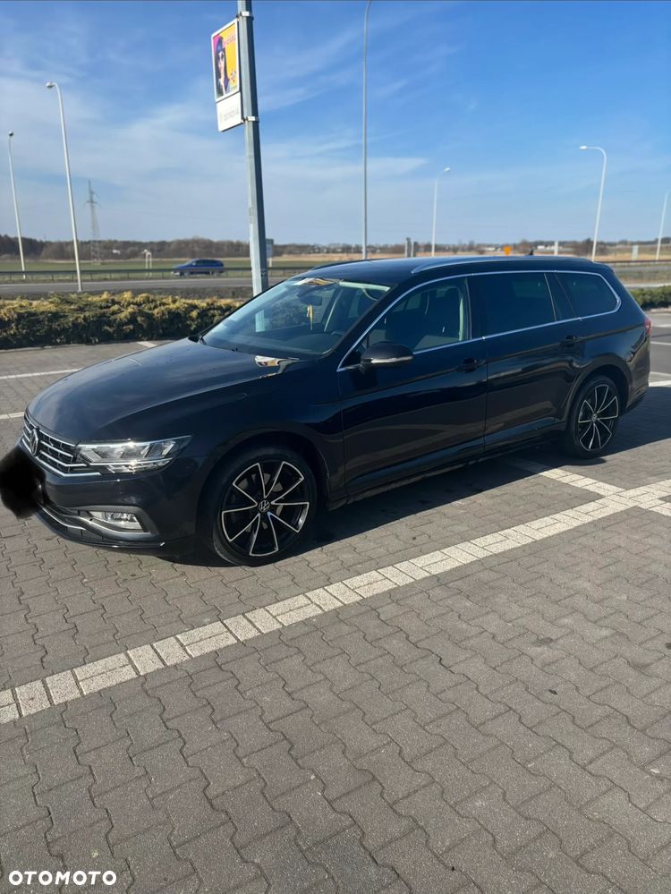 Volkswagen Passat - 1