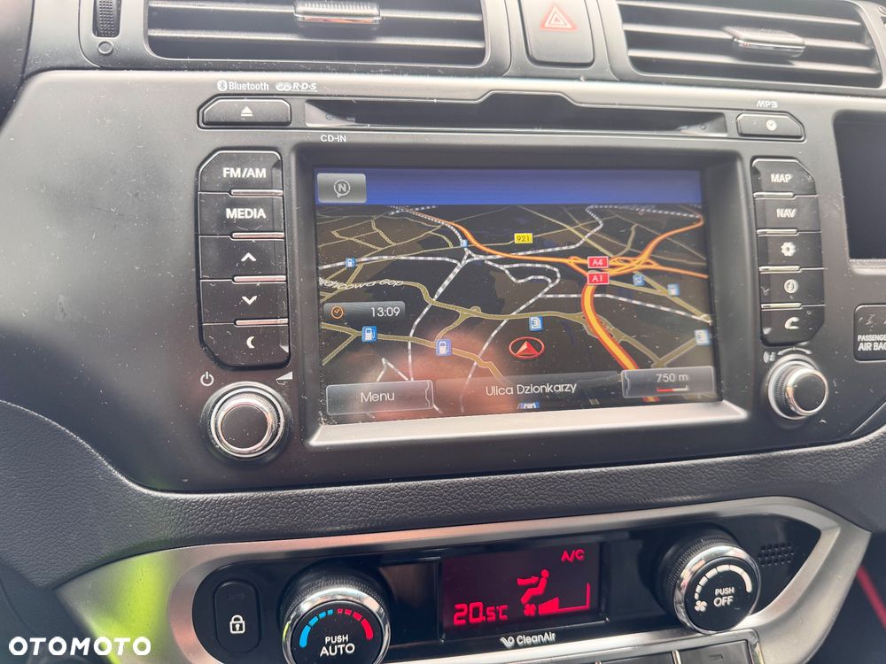 Kia Rio 1.4 Fifa World Cup Edition - 17