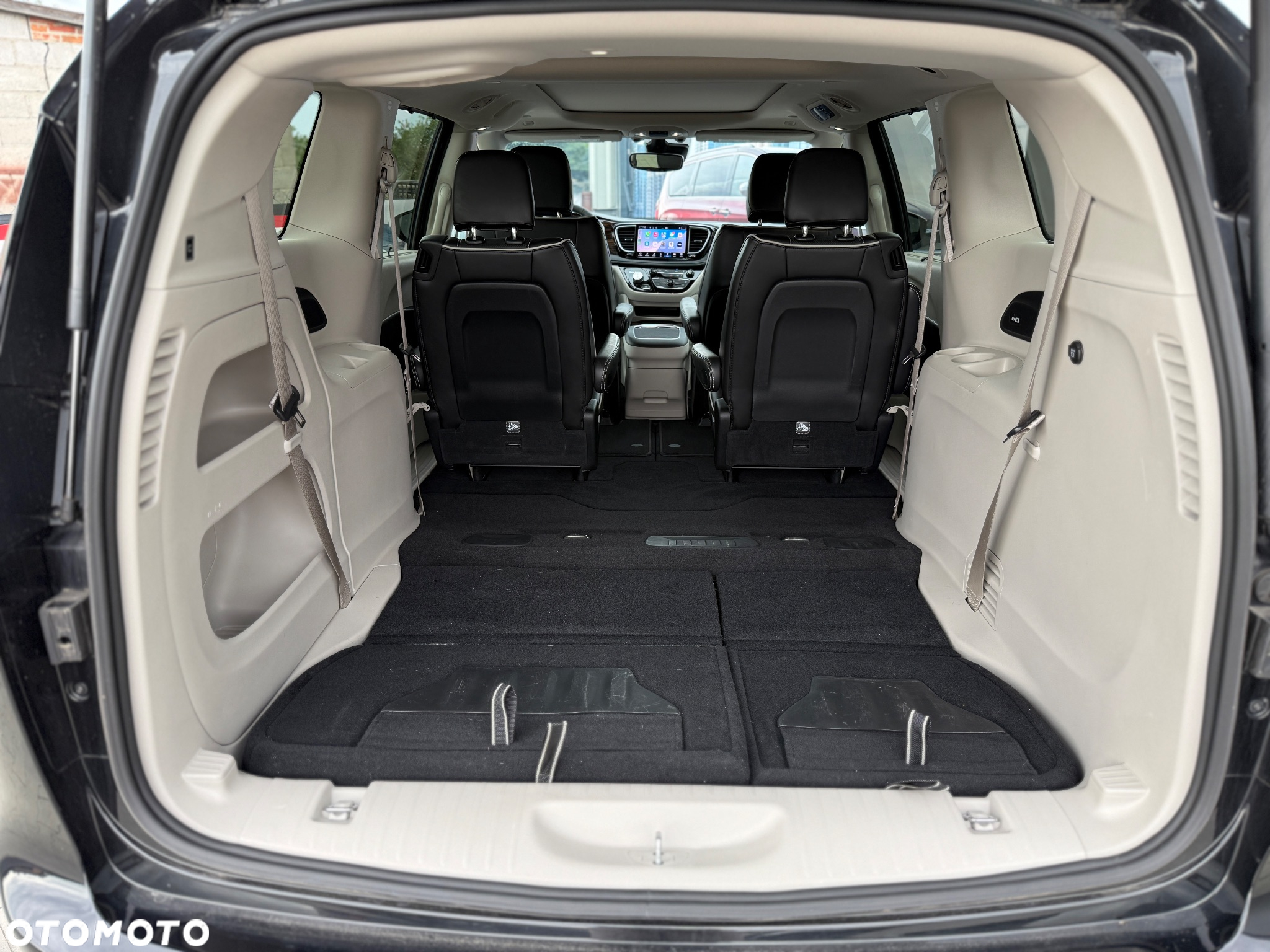 Chrysler Pacifica - 22
