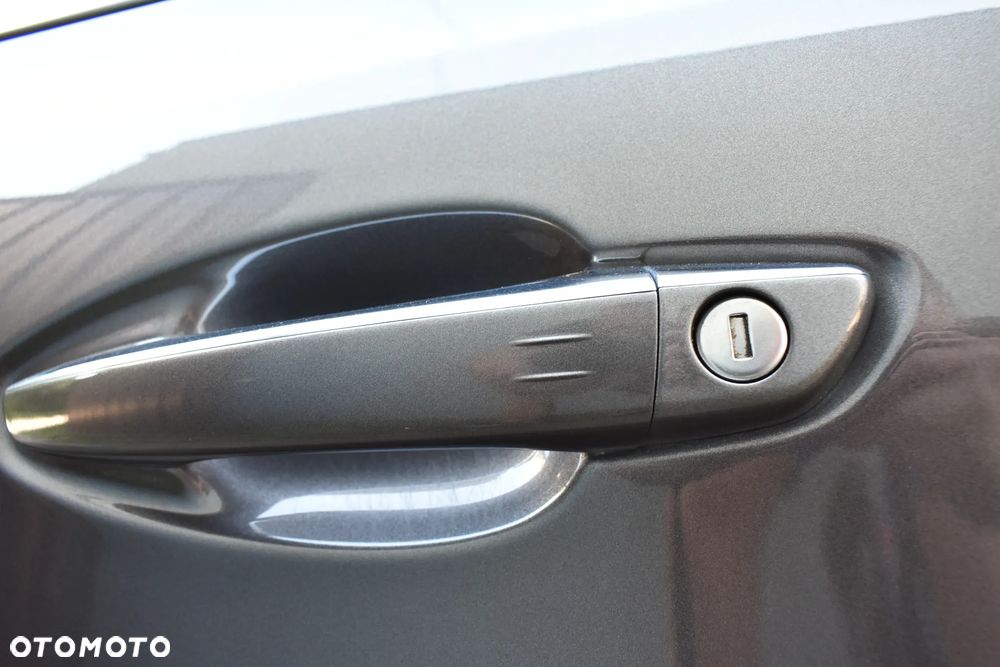 Peugeot 308 2.0 HDi Allure - 18