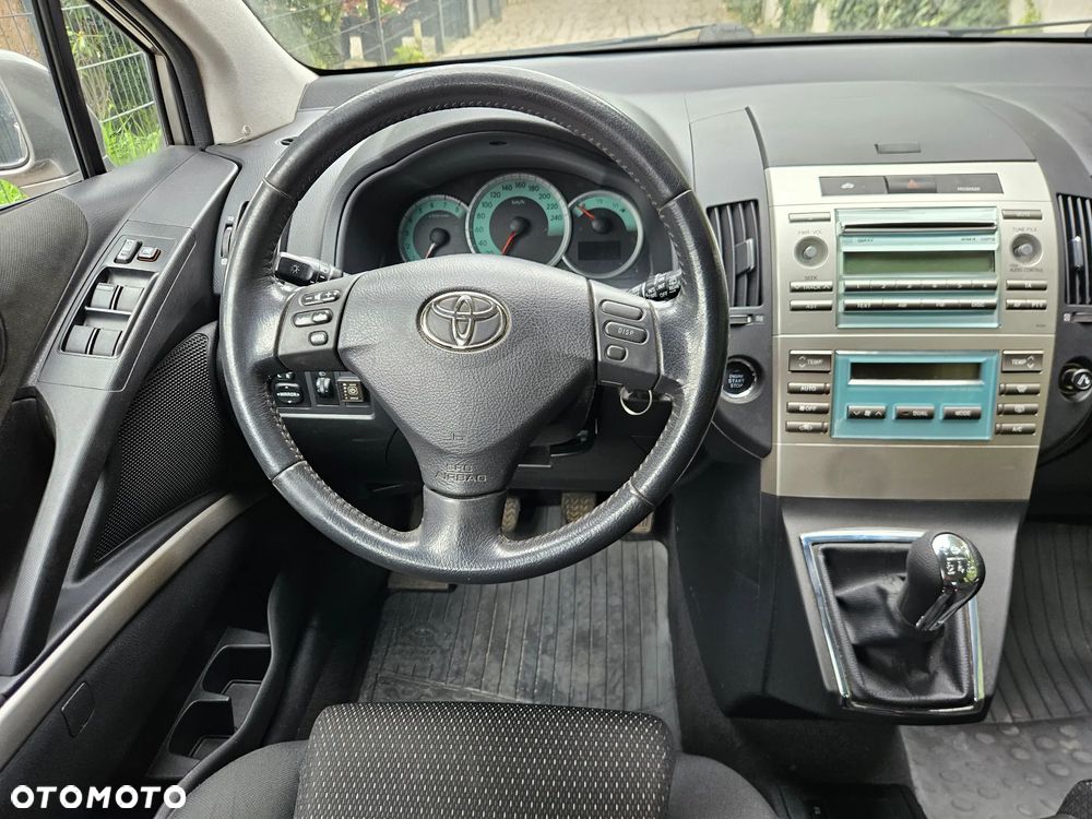 Toyota Corolla Verso - 9