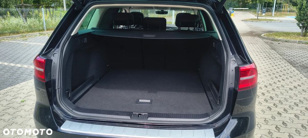 Volkswagen Passat - 19