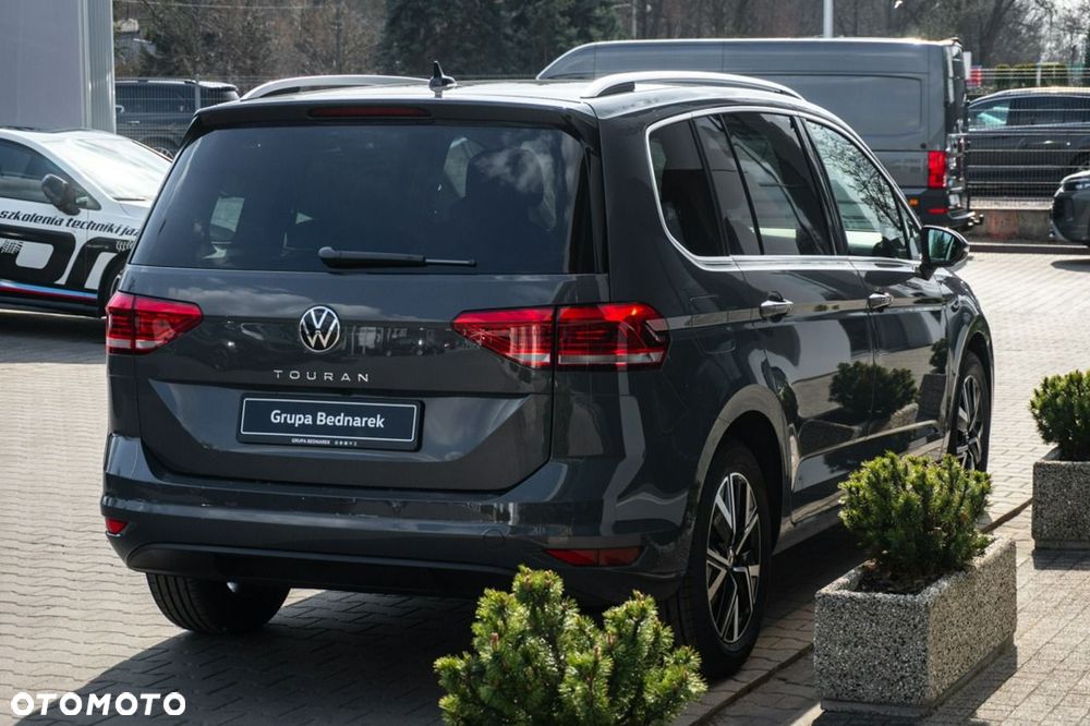 Volkswagen Touran - 14
