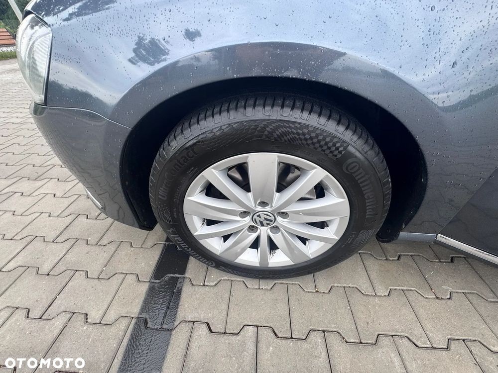Volkswagen Passat - 34