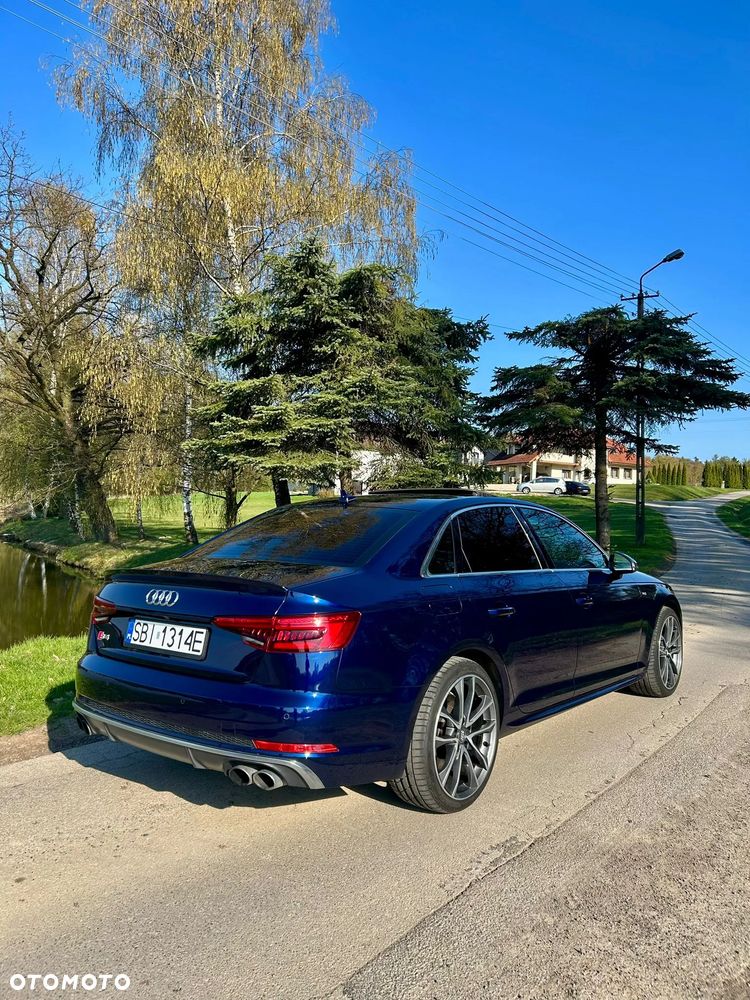 Audi S4 Limousine - 1