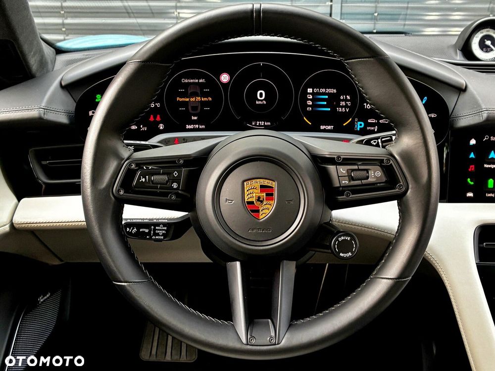 Porsche Taycan - 28