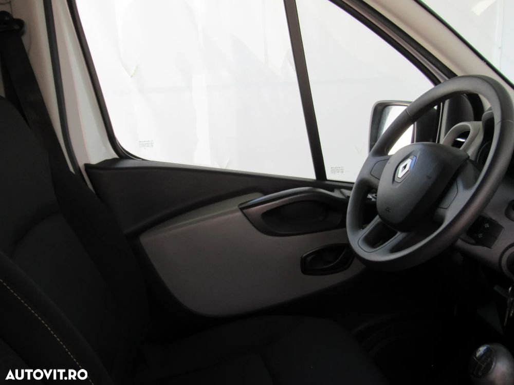 Renault Trafic - 25