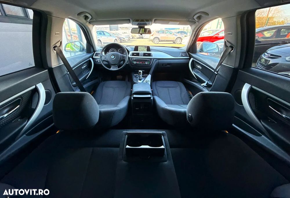 BMW Seria 3 318d Aut. - 23