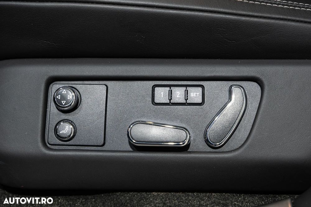 Bentley Flying Spur V8 - 30