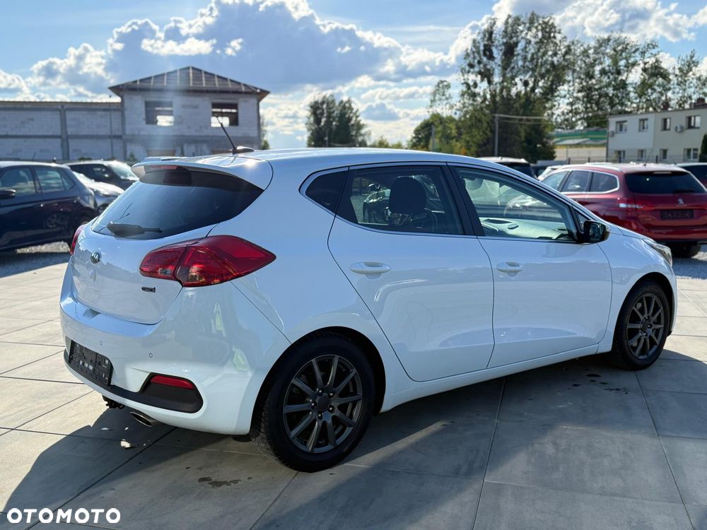 Kia Ceed - 14