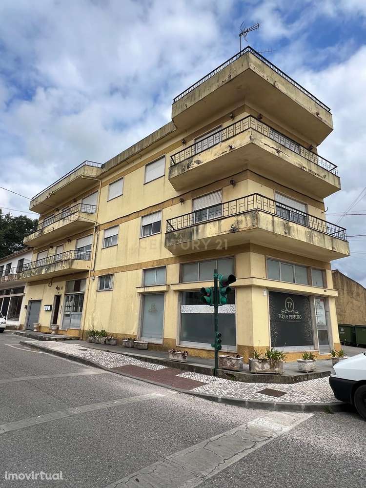Prédio no centro do Avelar – Excelente oportunidade de investimento ou - Grande imagem: 3/9