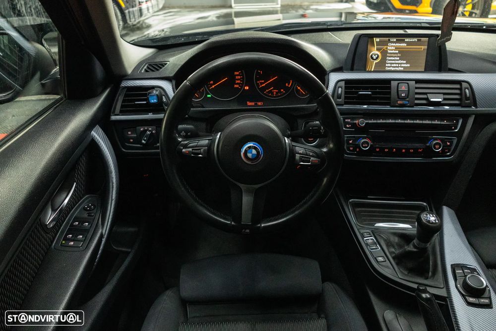 BMW 318 d Sport - 13