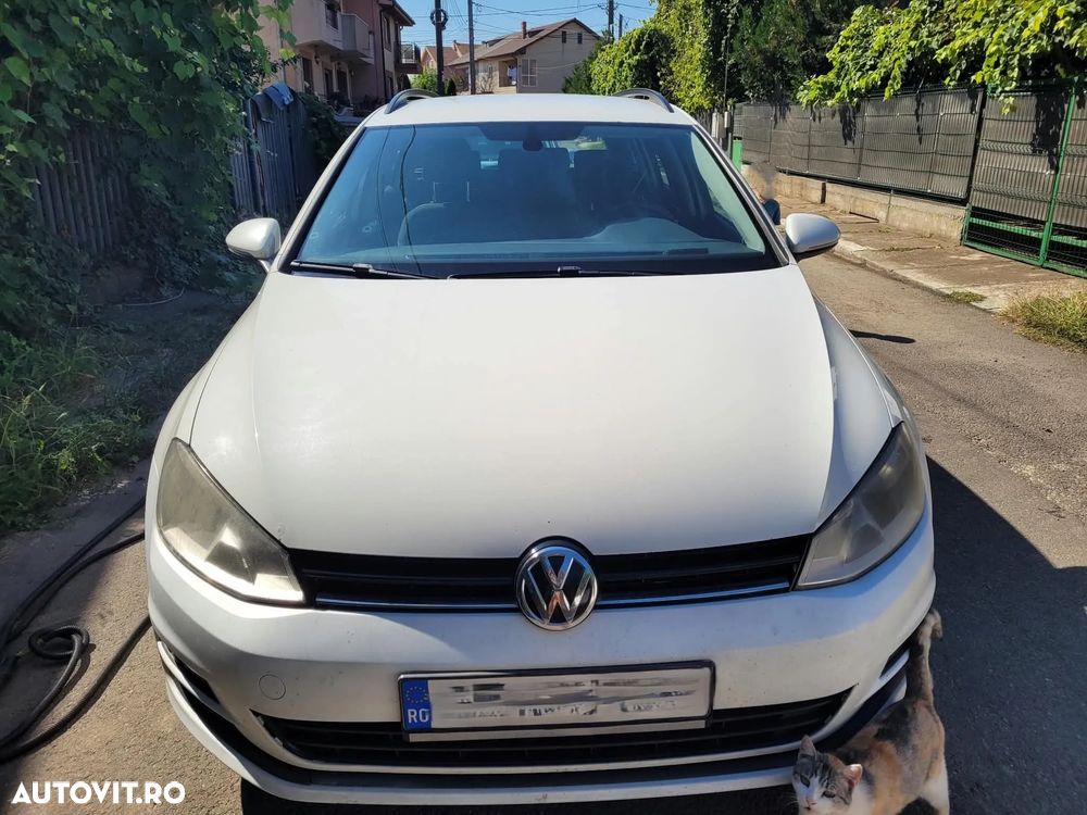 Volkswagen Golf - 6