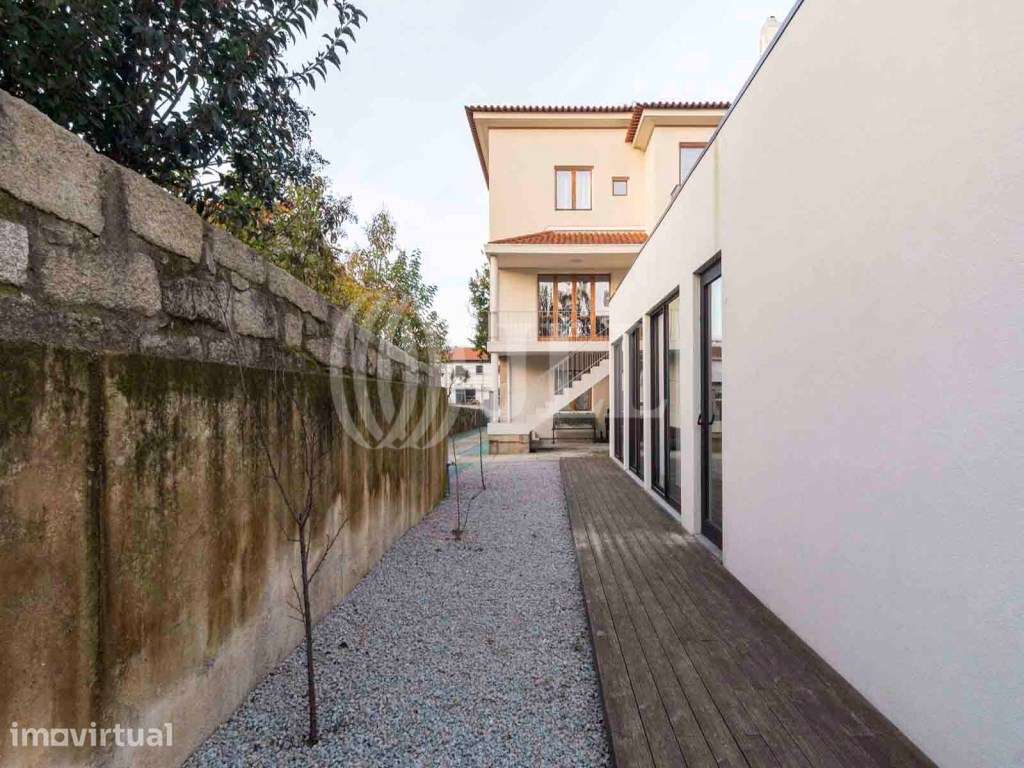 Moradia T7 com jardim e estacionamento, Boavista, Porto - Grande imagem: 3/23