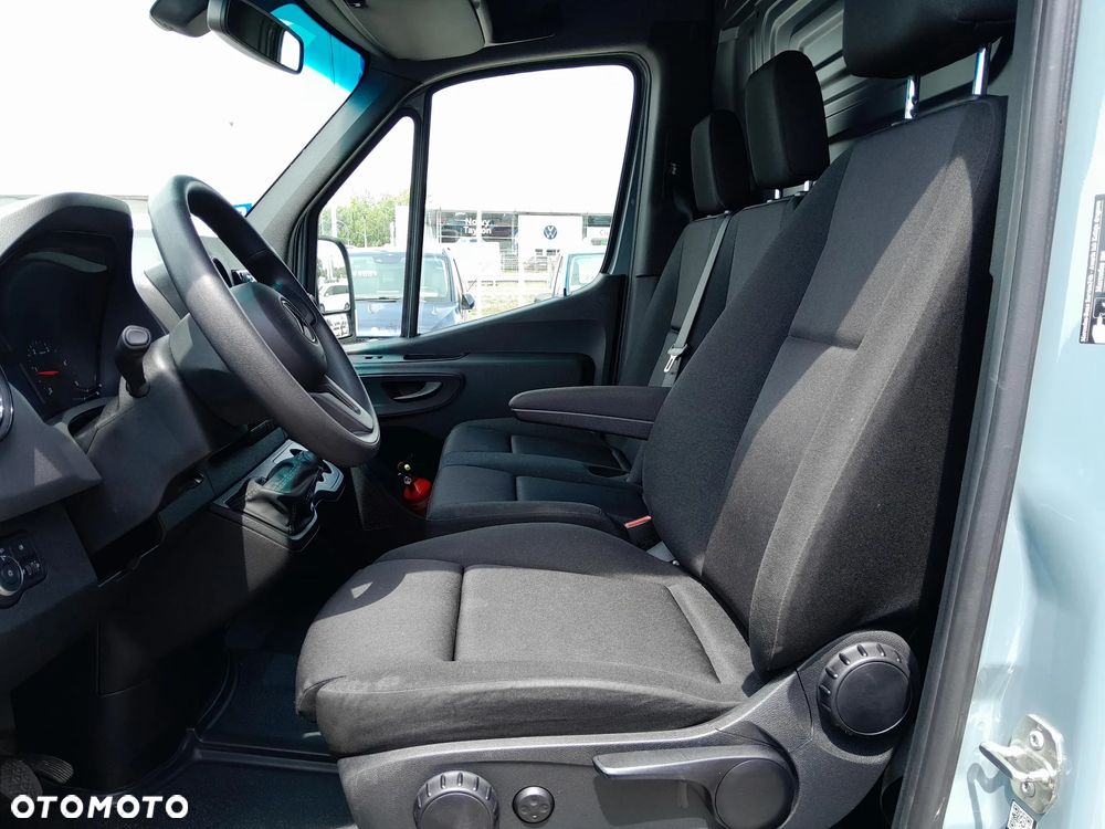 Mercedes-Benz Sprinter - 9