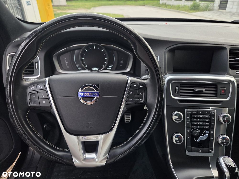 Volvo V60 D3 Momentum - 11