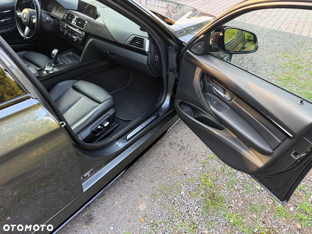 BMW Seria 3 340i xDrive Edition M Sport Shadow - 15
