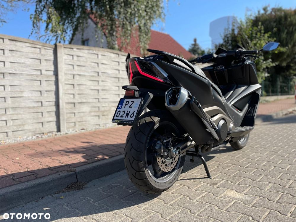 Kymco AK 550 - 8
