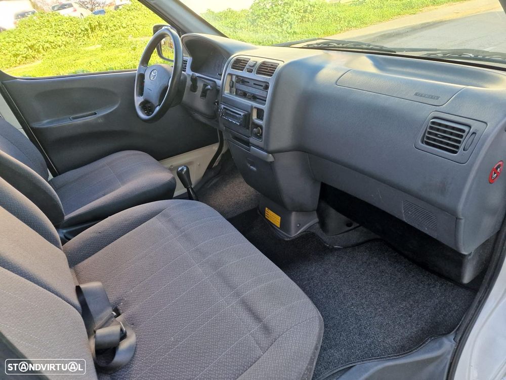 Toyota Hiace - 7